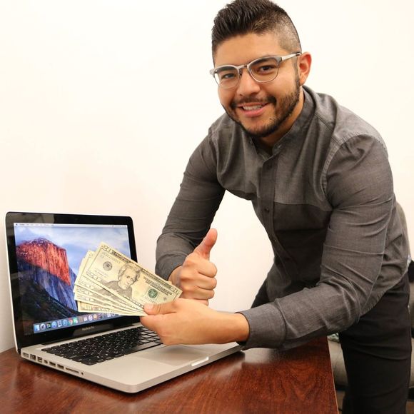 Meet your Posher, Carlos - Picture 1 of 1